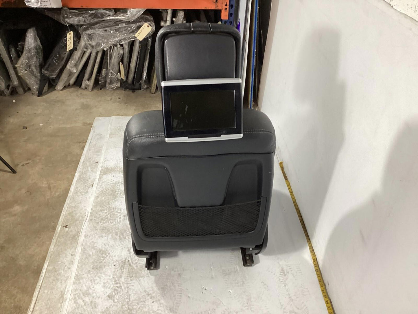 2007-2012 MERCEDES BENZ GL550 AMG SPORT FRONT RIGHT SEAT LEATHER W/ SCREEN OEM .
