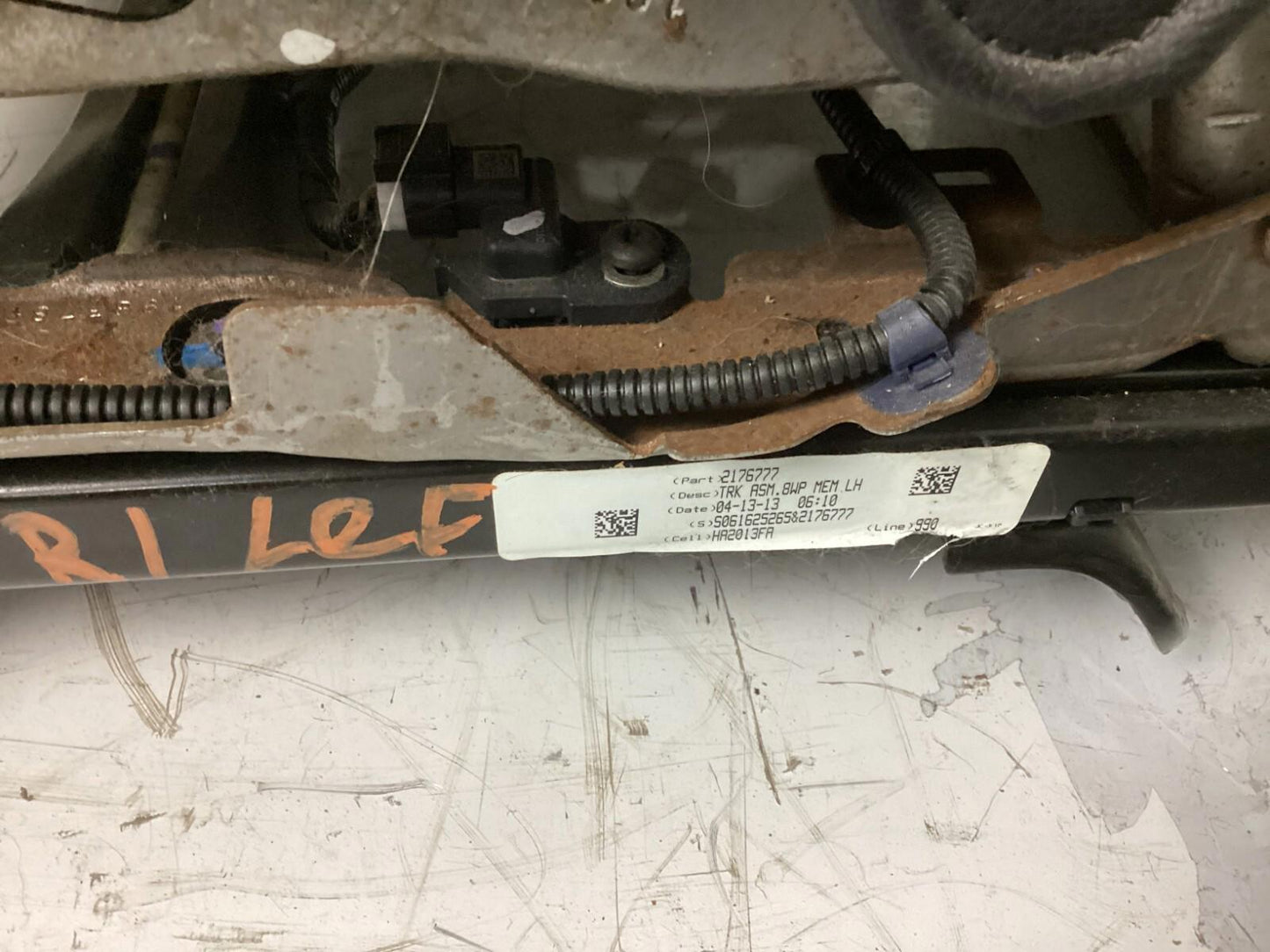 2014 – 2016 Acura MDX Front Driver and Passenger Side Seat Assembly OEM