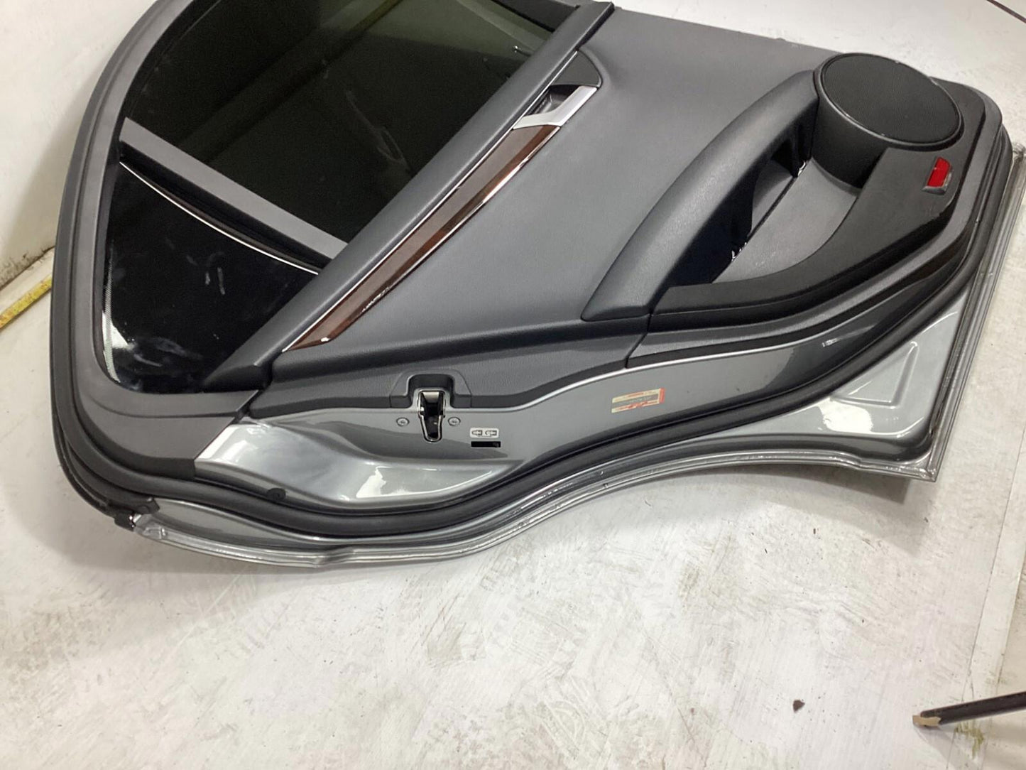 2008-2014 Mercedes Benz C250 C300 Rear LEFT DRIVER Side Door Assembly OEM .