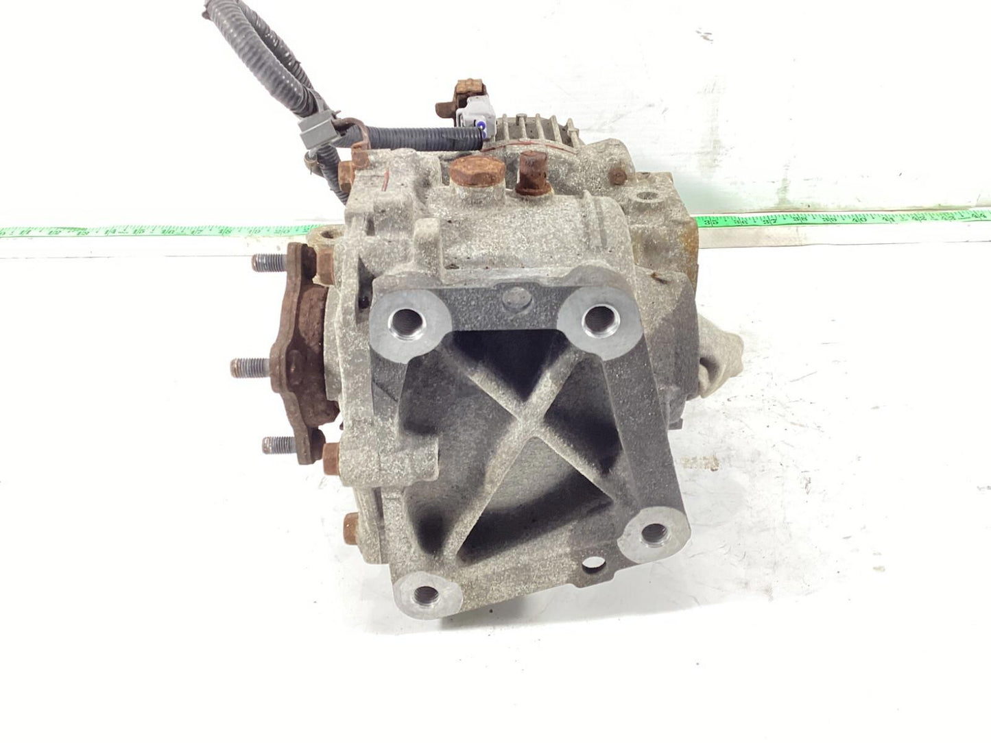 2011-2014 Toyota Sienna AWD Rear Differential Carrier Assembly 41110-45010 OEM .