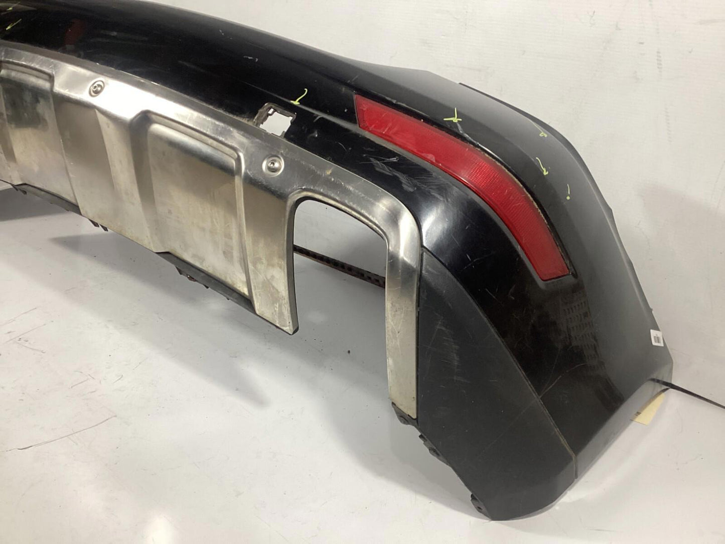 2008 - 2011 MERCEDES BENZ ML550 ML CLASS REAR BUMPER COVER ASSEMBLY OEM .