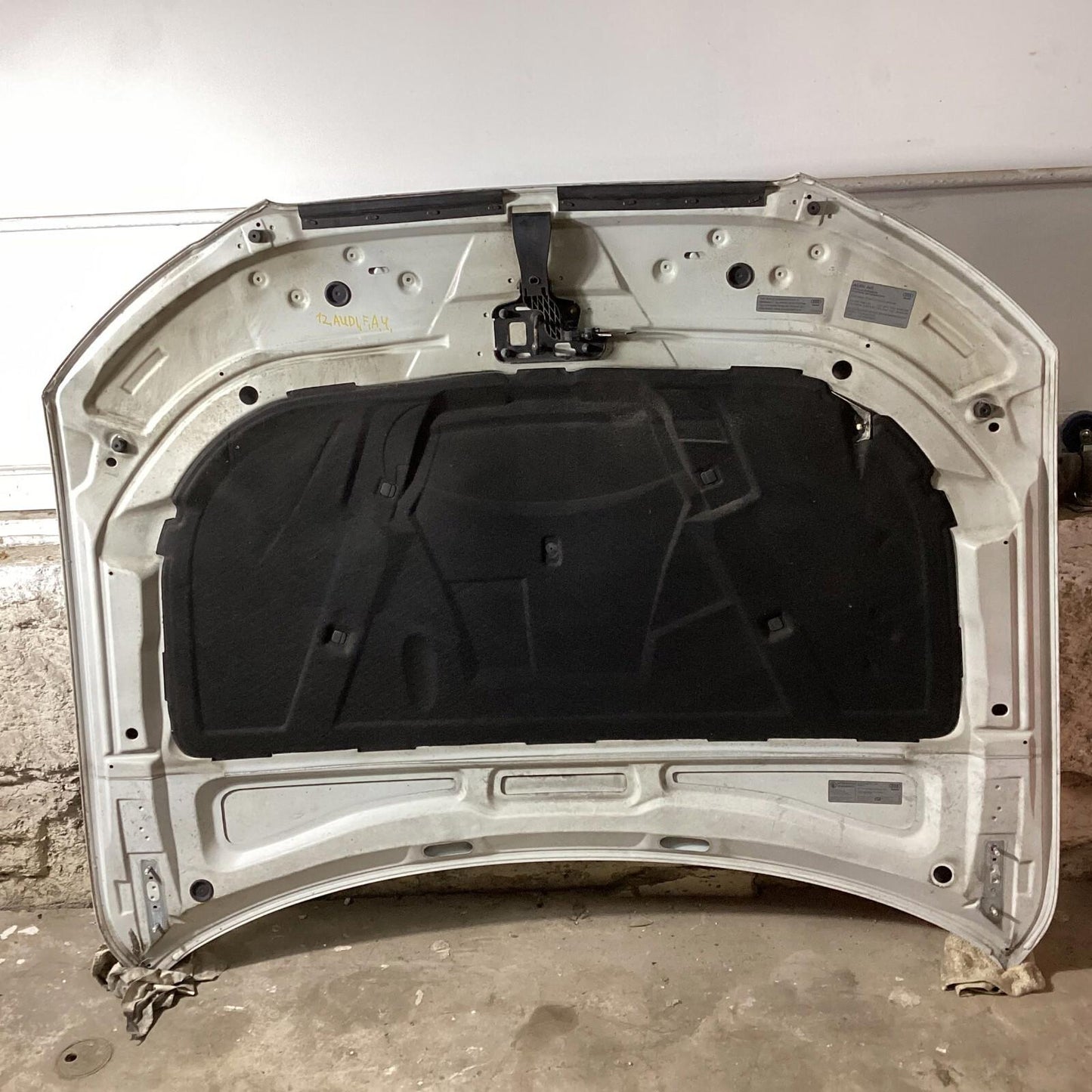 2009-2012 AUDI A4 2.0T PREMIUM SERIES HOOD COVER PANEL SHELL 077010542A OEM .