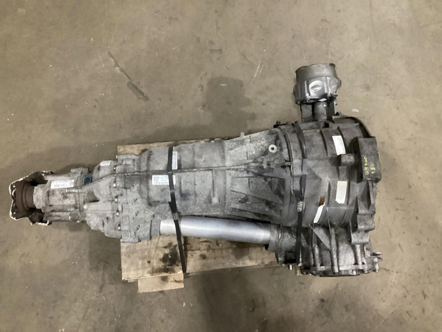 2009 - 2012 AUDI S5 AUTOMATIC TRANSMISSION GEARBOX ZFS957048; 1084401009 OEM .