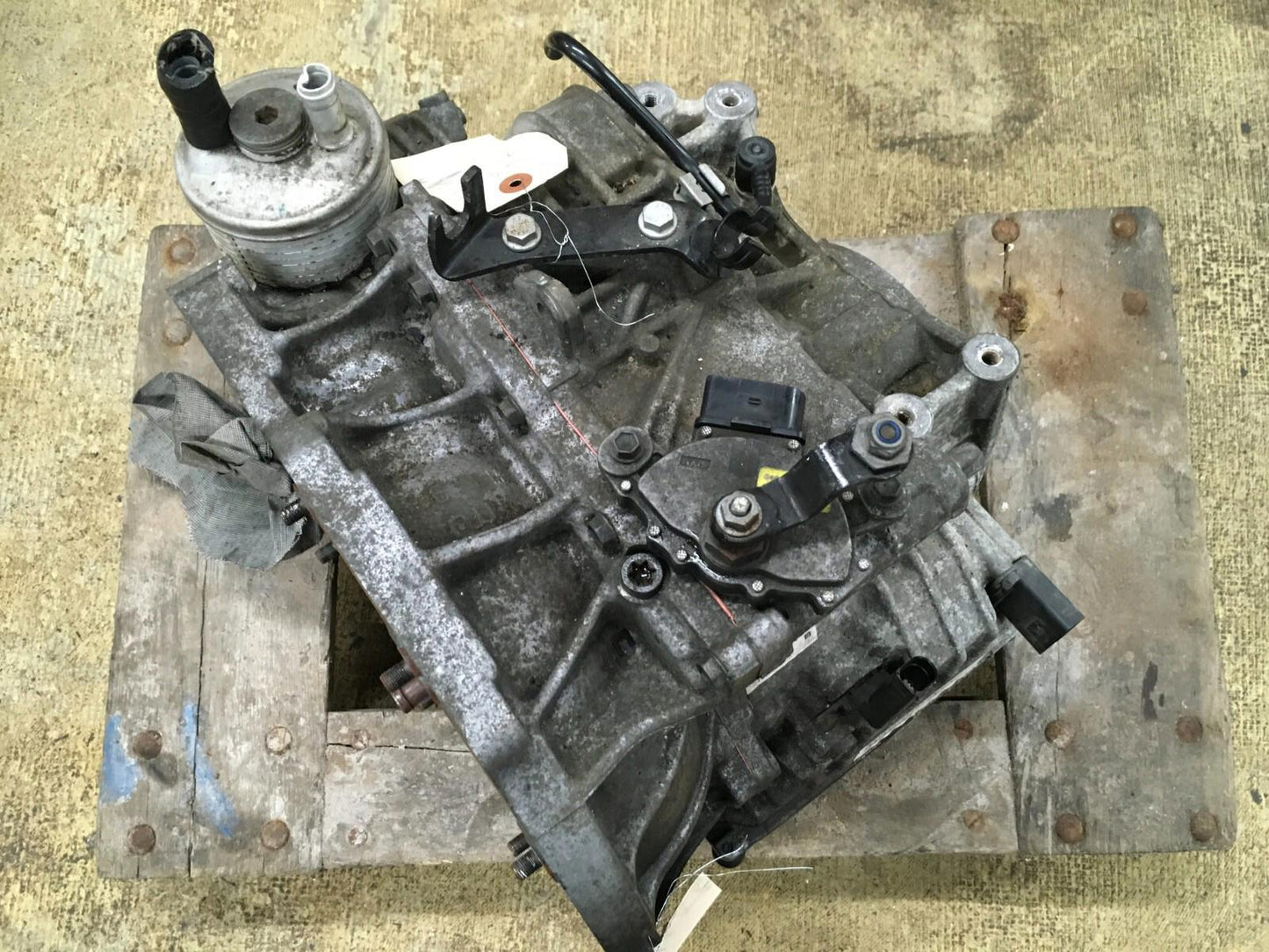 2011 - 2016 MINI COOPER COUNTRYMAN R60 1.6L AUTOMATIC TRANSMISSION 67K OEM .