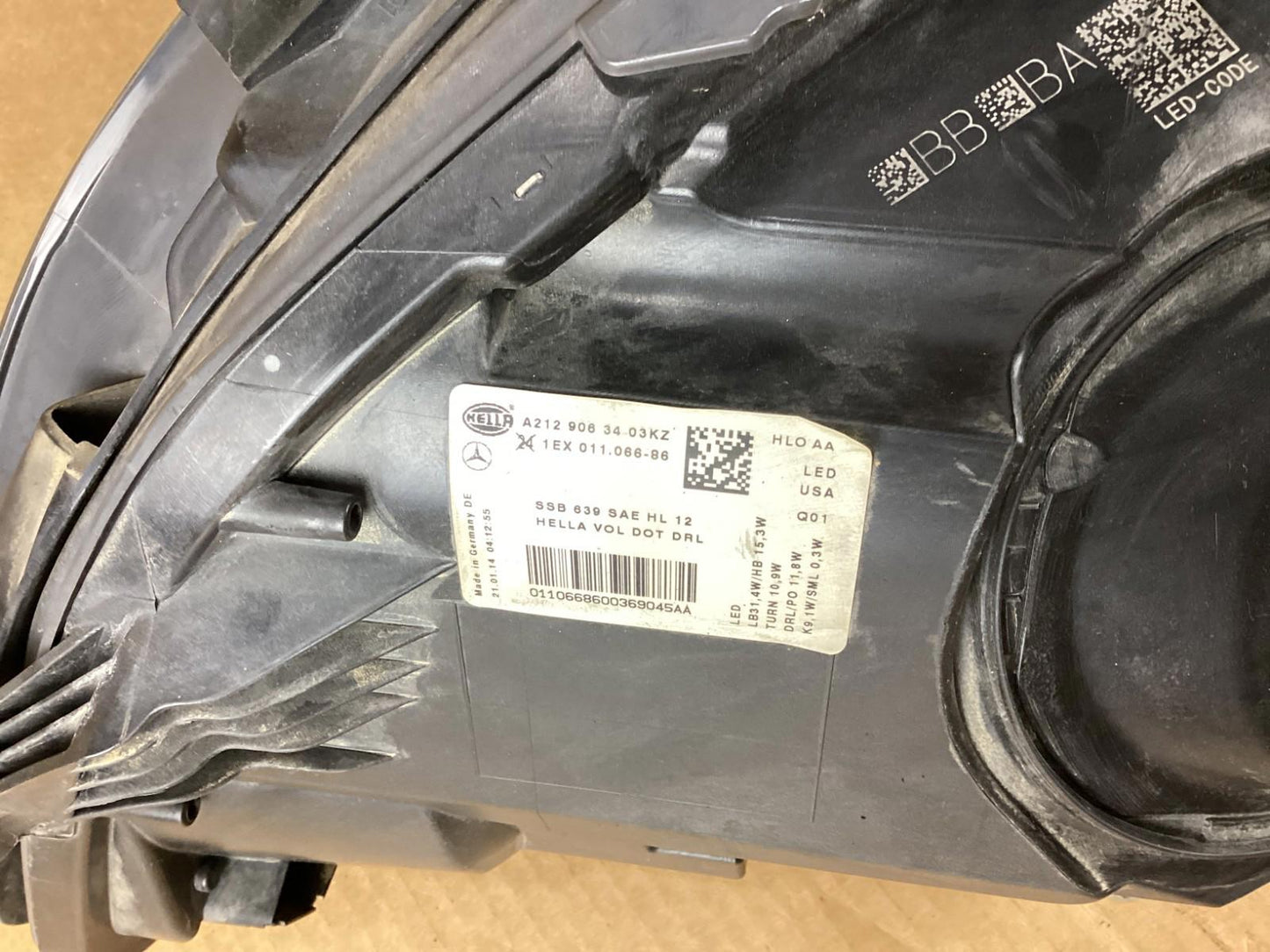 2012-2014 Mercedes-Benz E550 W212 Front Right Adaptiv LED Headlight Assembly OEM