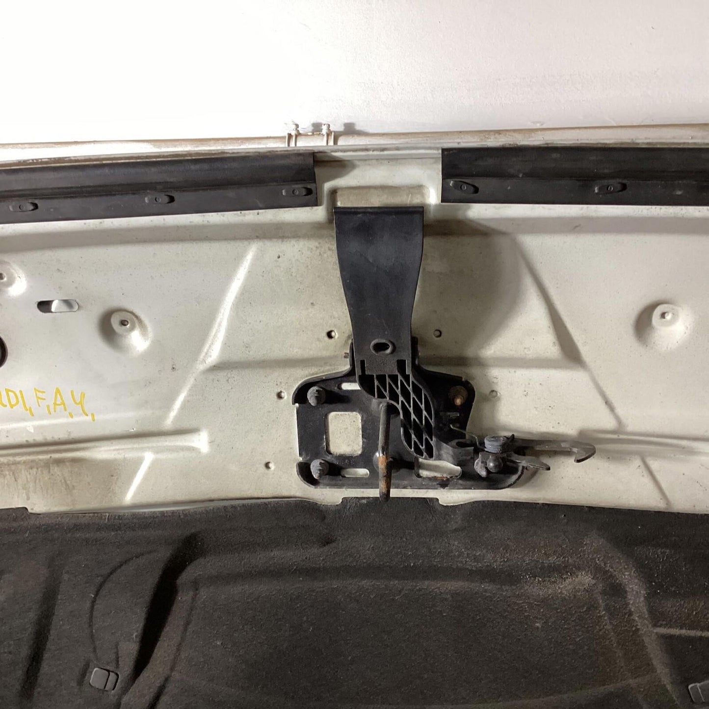 2009-2012 AUDI A4 2.0T PREMIUM SERIES HOOD COVER PANEL SHELL 077010542A OEM .