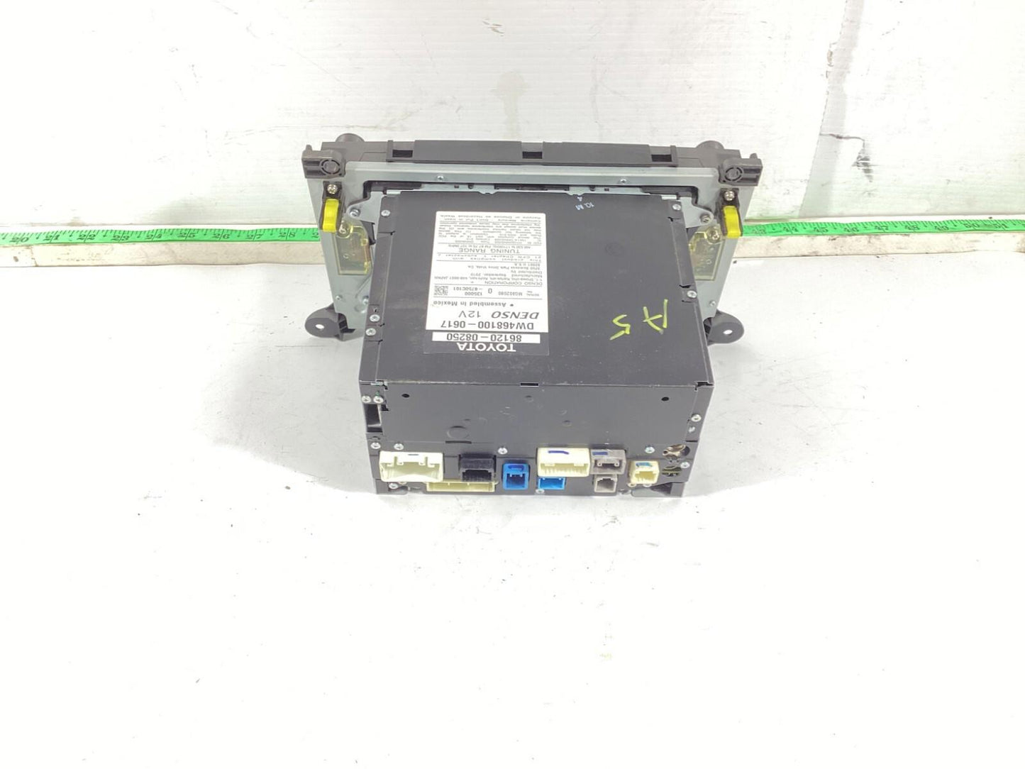 2011-2014 Toyota Sienna JBL Radio With Display Screen With Navi 86120-08250 OEM.