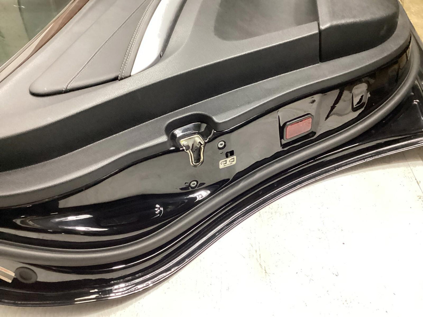 2009-2015 MERCEDES GL350 REAR LEFT DRIVER SIDE COMPLETE DOOR SHELL COVER OEM .