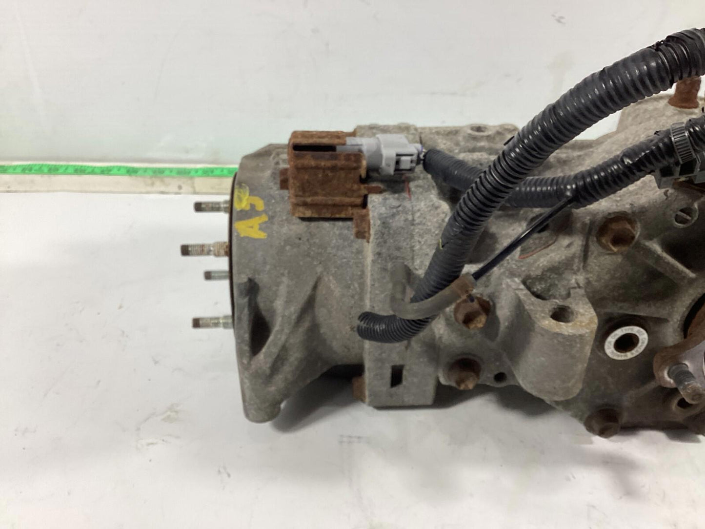 2011-2014 Toyota Sienna AWD Rear Differential Carrier Assembly 41110-45010 OEM .