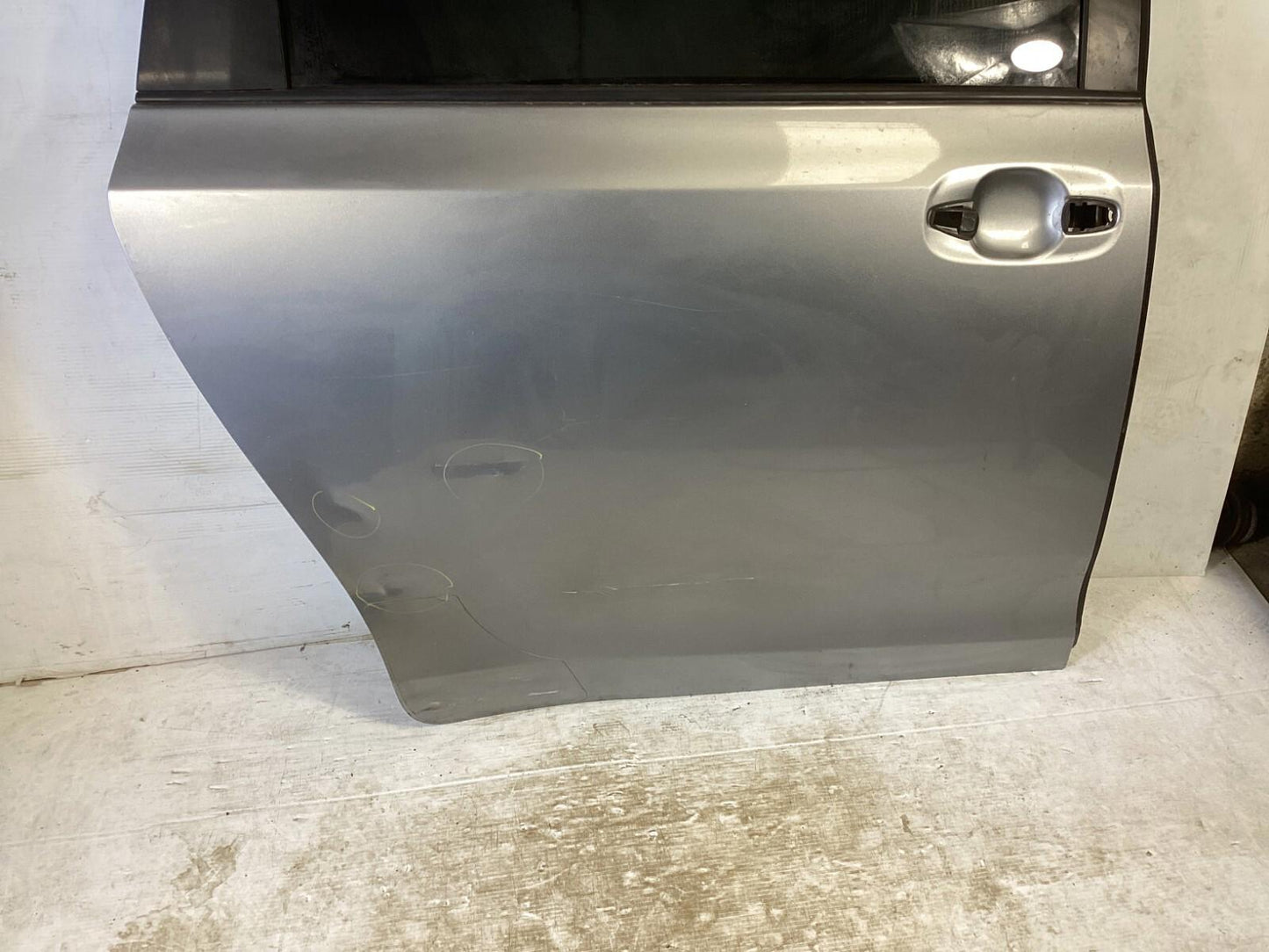 2011-2014 TOYOTA SIENNA Rear Passenger Side Complete Door Assembly w/ Glass OEM