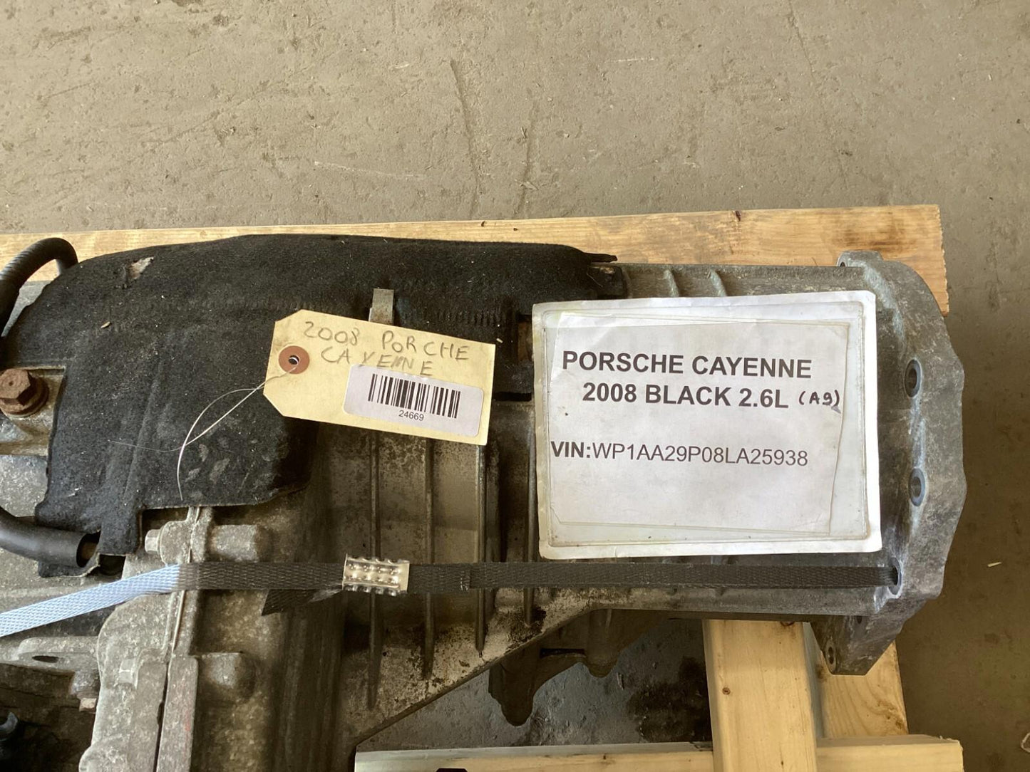 2003 - 2010 Porsche Cayenne Transmission Transfer Case Gear Box OEM