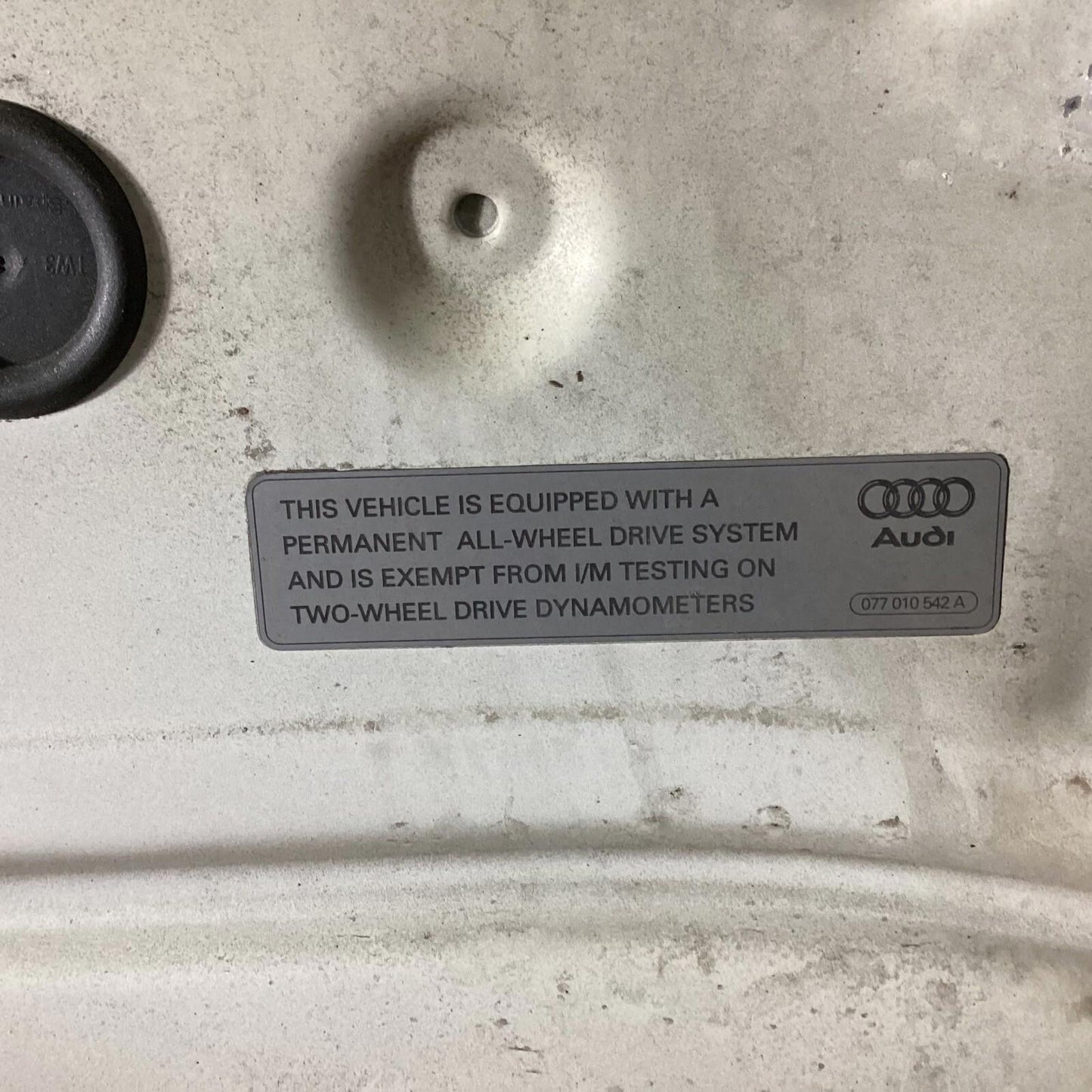 2009-2012 AUDI A4 2.0T PREMIUM SERIES HOOD COVER PANEL SHELL 077010542A OEM .