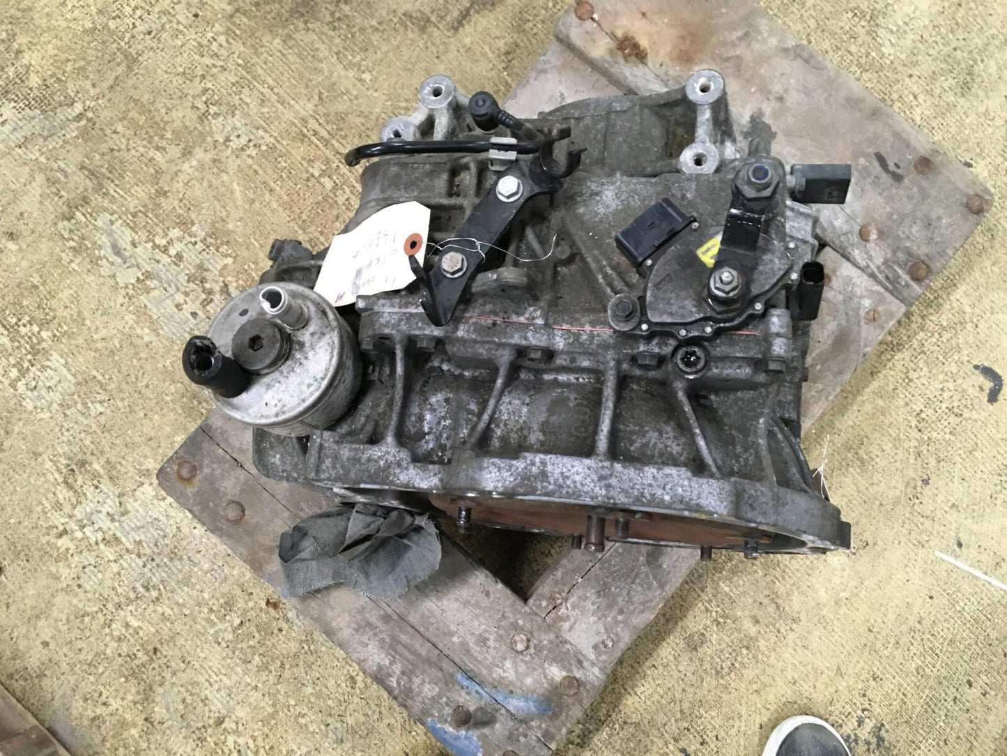 2011 - 2016 MINI COOPER COUNTRYMAN R60 1.6L AUTOMATIC TRANSMISSION 67K OEM .