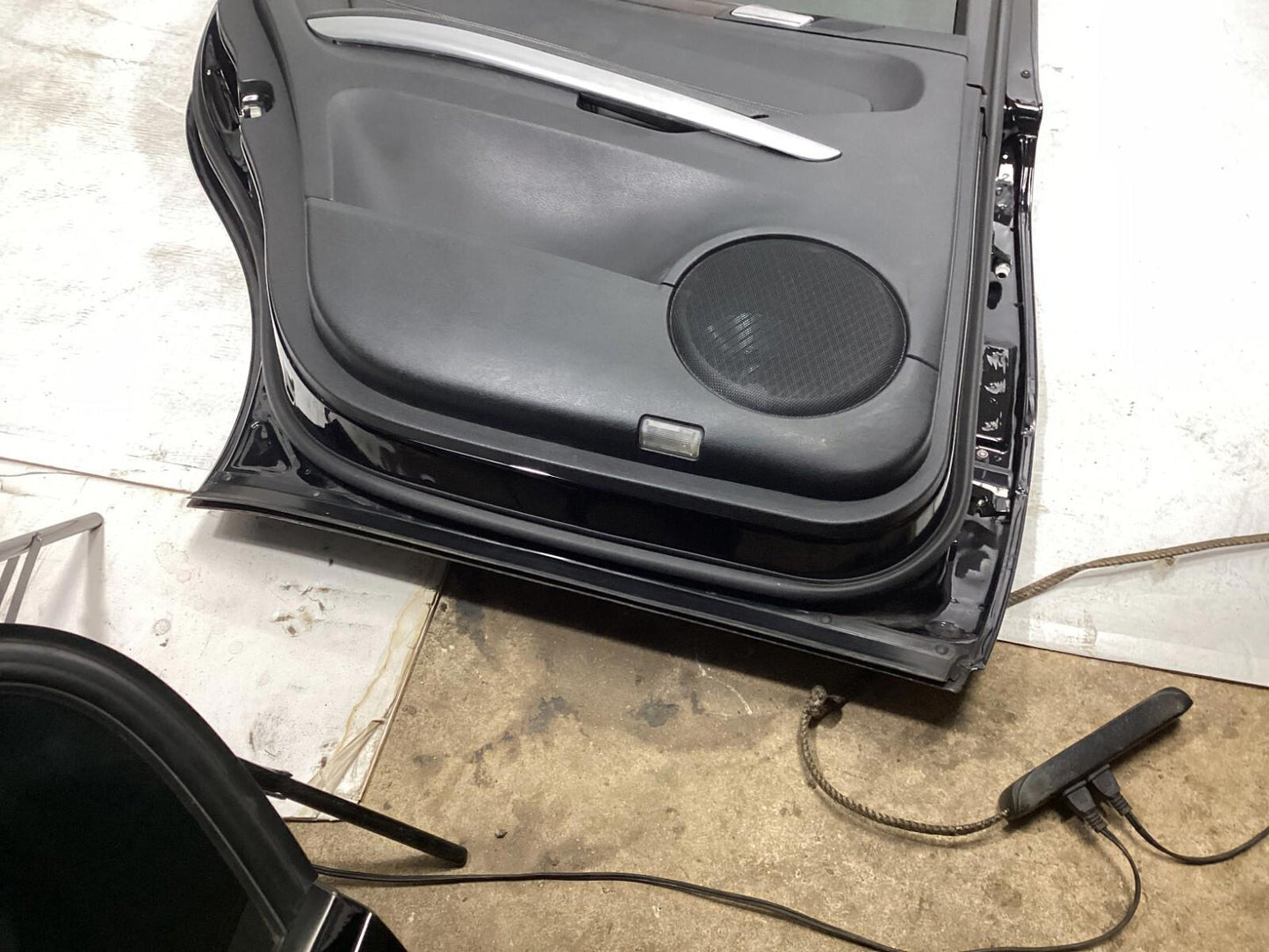 2009-2015 MERCEDES GL350 REAR LEFT DRIVER SIDE COMPLETE DOOR SHELL COVER OEM .