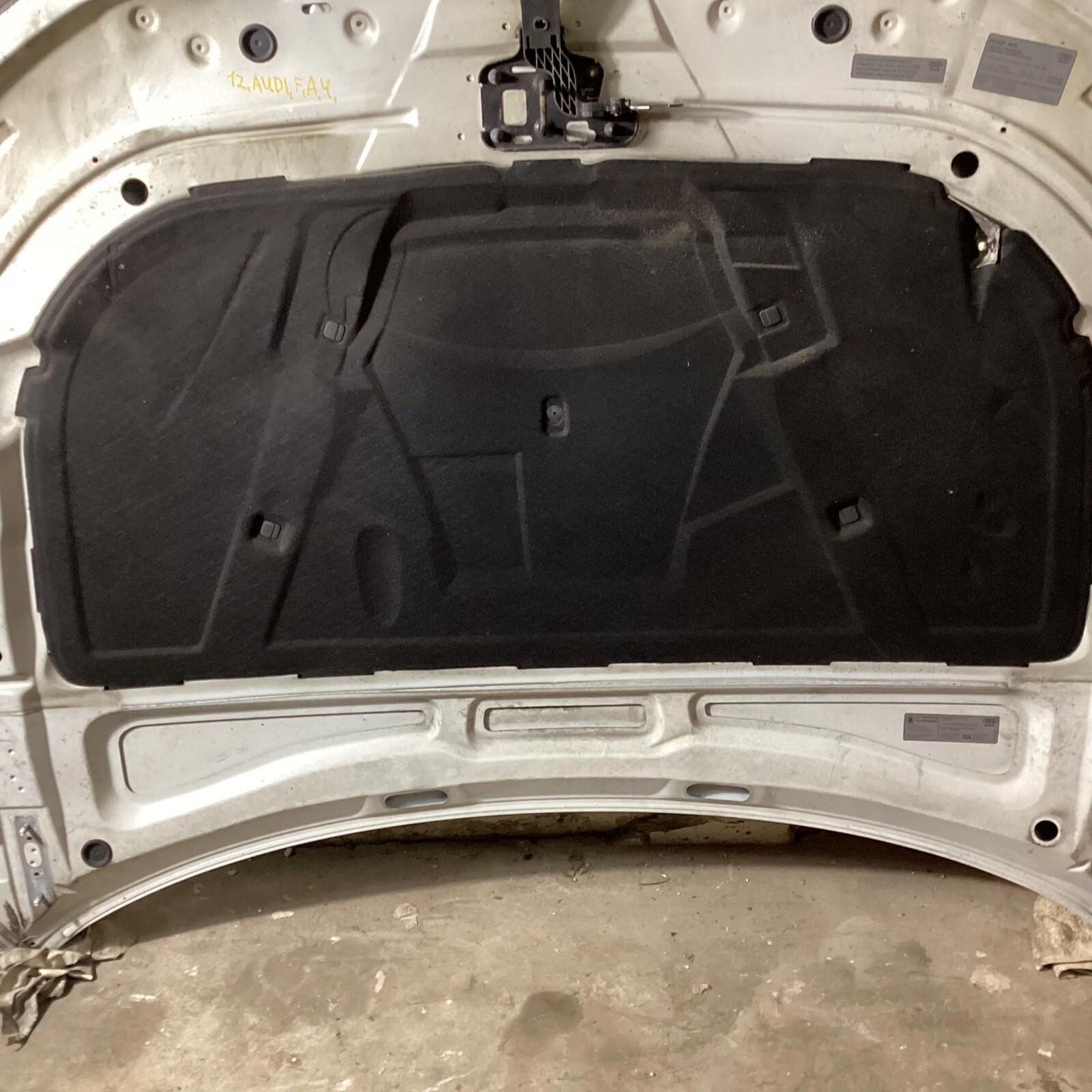 2009-2012 AUDI A4 2.0T PREMIUM SERIES HOOD COVER PANEL SHELL 077010542A OEM .