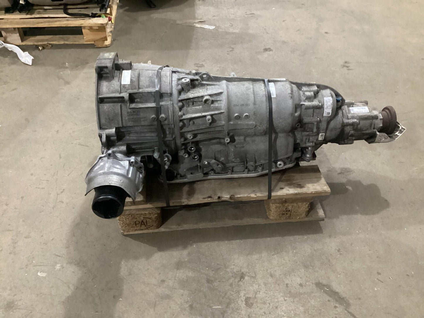2009 - 2012 AUDI S5 AUTOMATIC TRANSMISSION GEARBOX ZFS957048; 1084401009 OEM .