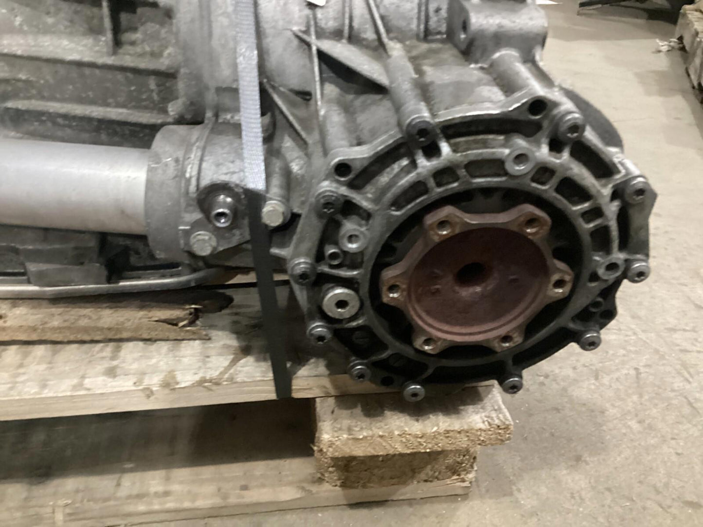 2009 - 2012 AUDI S5 AUTOMATIC TRANSMISSION GEARBOX ZFS957048; 1084401009 OEM .