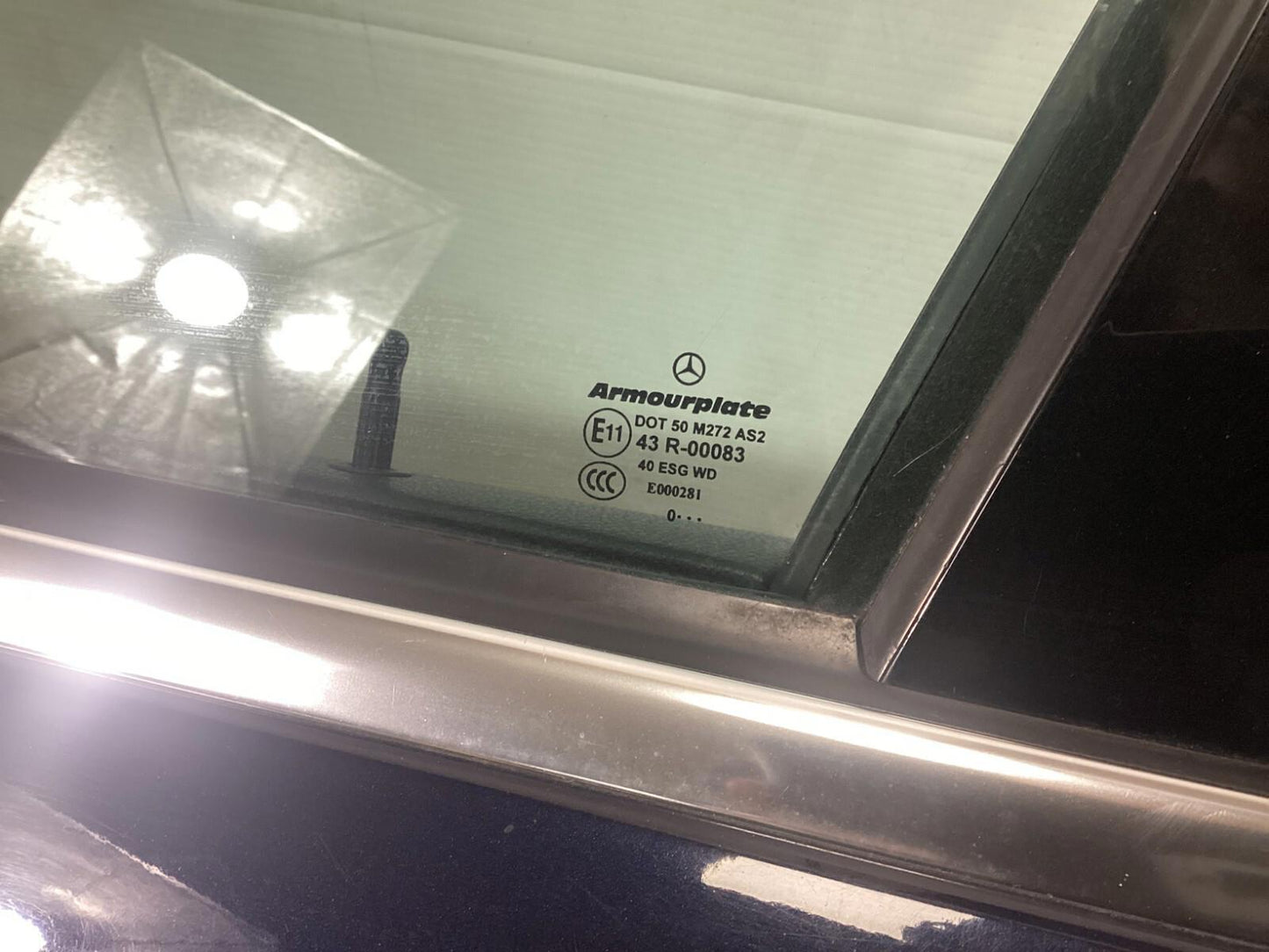 2008 - 2014 MERCEDES BENZ C300 DRIVER LEFT FRONT DOOR W/ DOOR PANEL OEM .