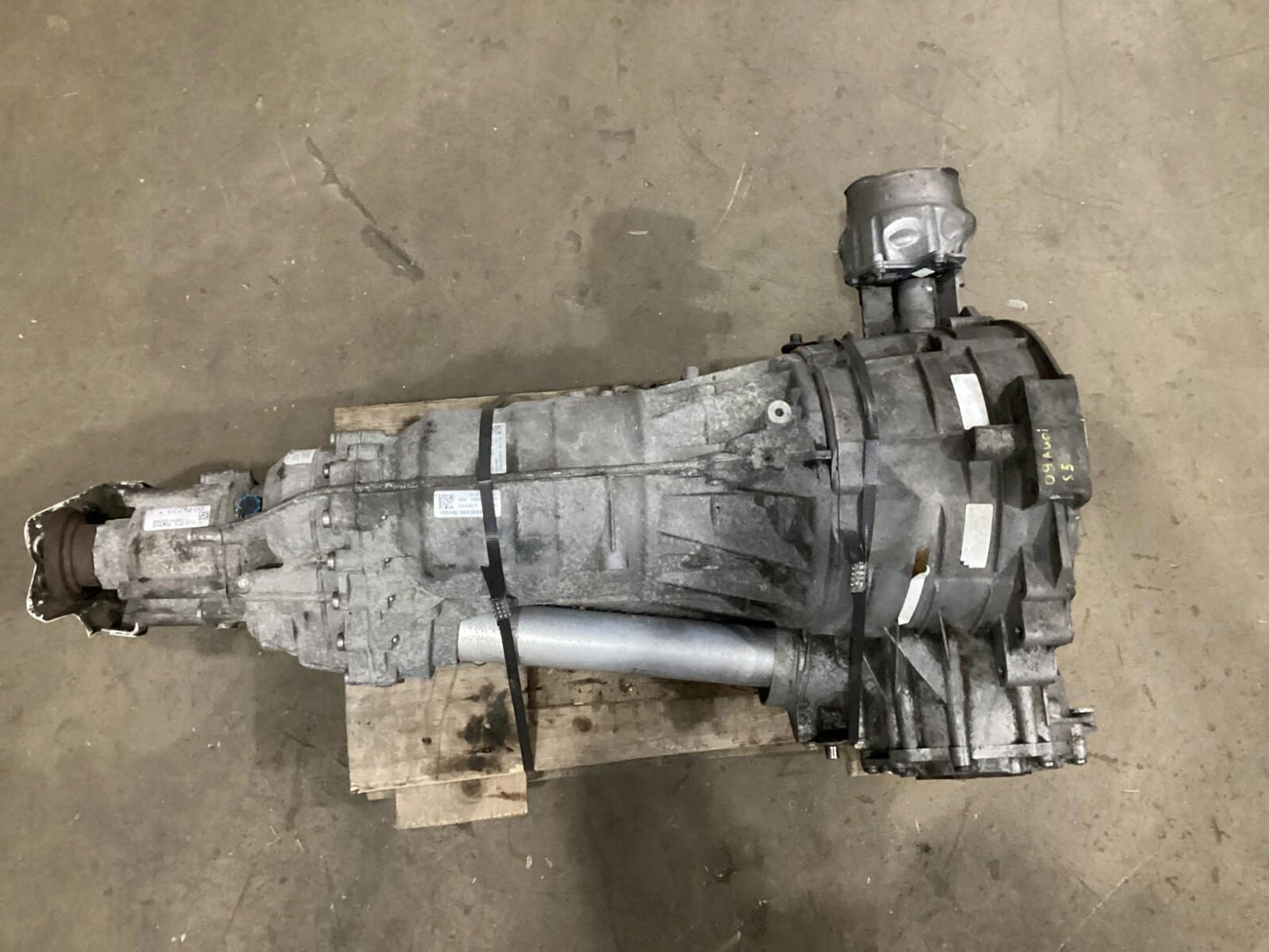 2009 - 2012 AUDI S5 AUTOMATIC TRANSMISSION GEARBOX ZFS957048; 1084401009 OEM .