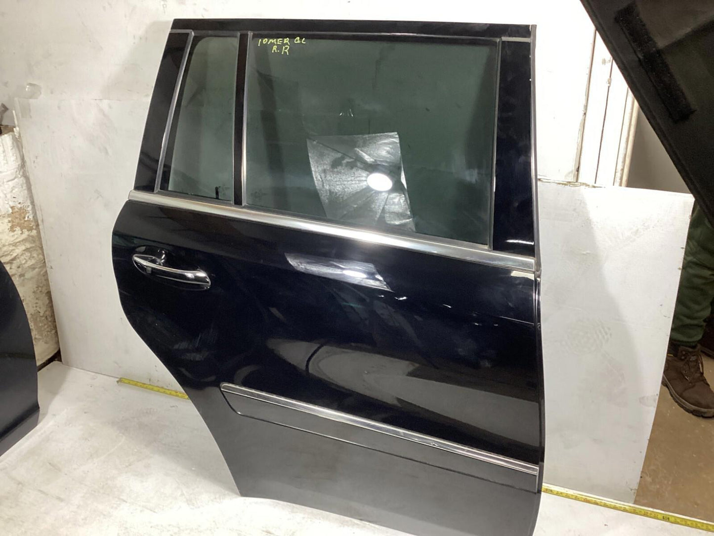 2009-2015 MERCEDES GL350 REAR RIGHT PASSENGER SIDE DOOR SHELL COVER ASSEMBLY OEM