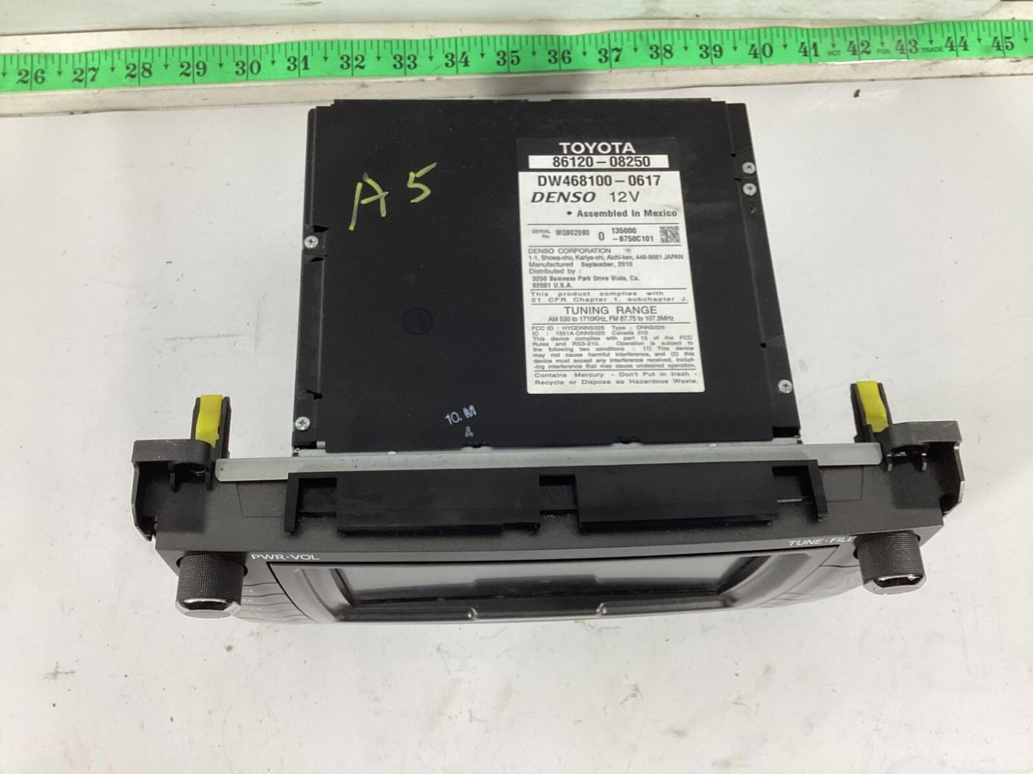 2011-2014 Toyota Sienna JBL Radio With Display Screen With Navi 86120-08250 OEM.