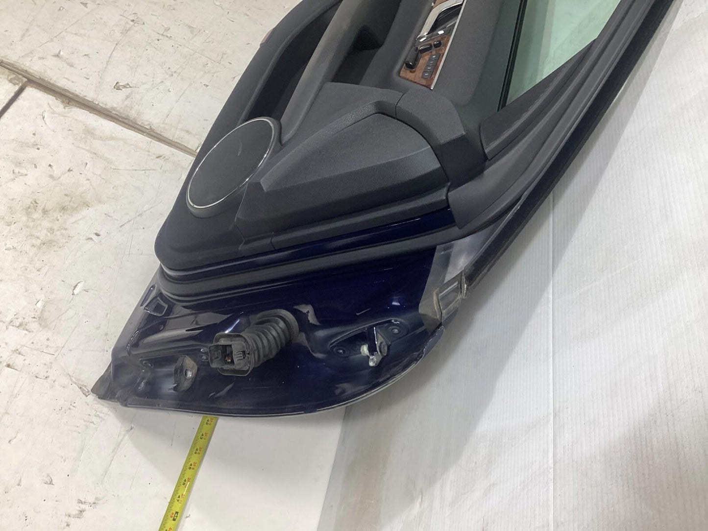 2008 - 2014 MERCEDES BENZ C300 DRIVER LEFT FRONT DOOR W/ DOOR PANEL OEM .