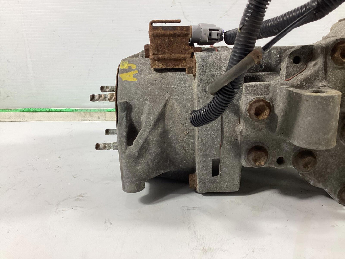 2011-2014 Toyota Sienna AWD Rear Differential Carrier Assembly 41110-45010 OEM .