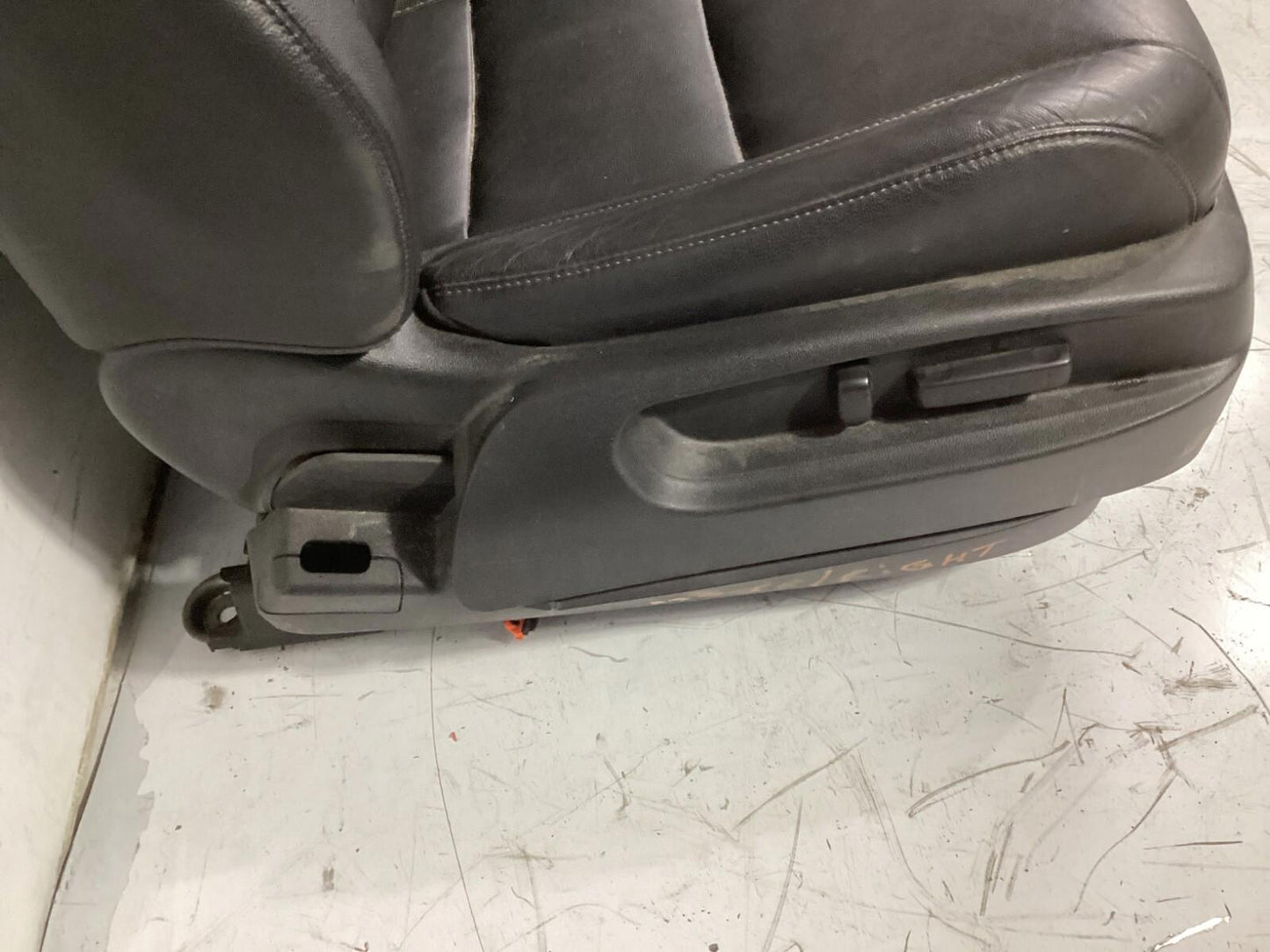 2014 – 2016 Acura MDX Front Driver and Passenger Side Seat Assembly OEM