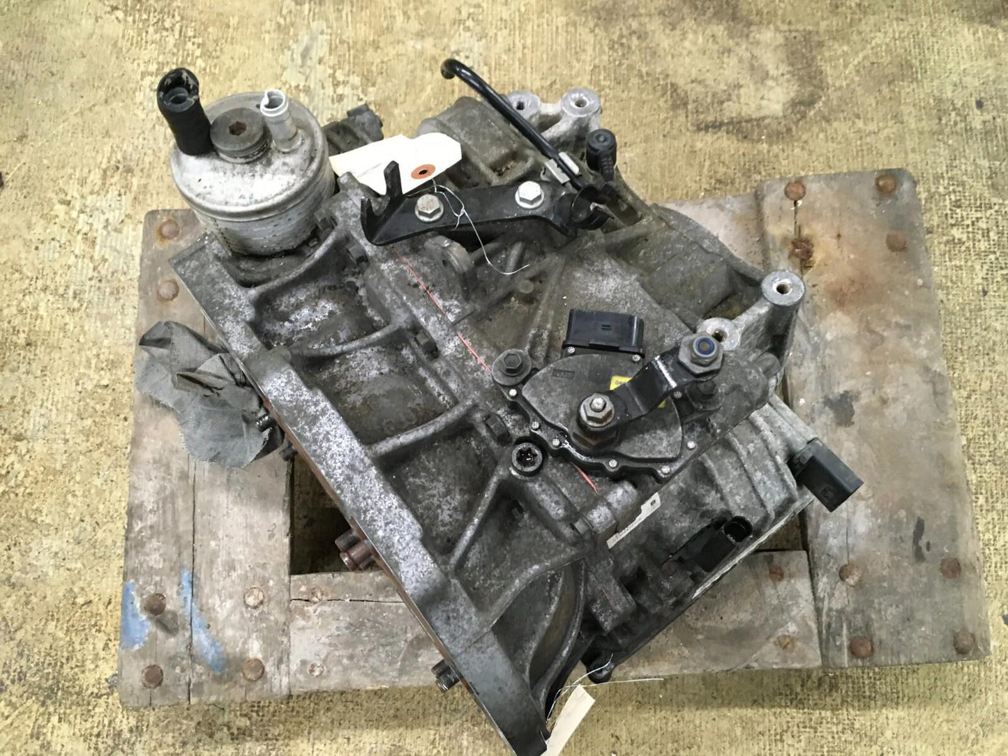 2011 - 2016 MINI COOPER COUNTRYMAN R60 1.6L AUTOMATIC TRANSMISSION 67K OEM .