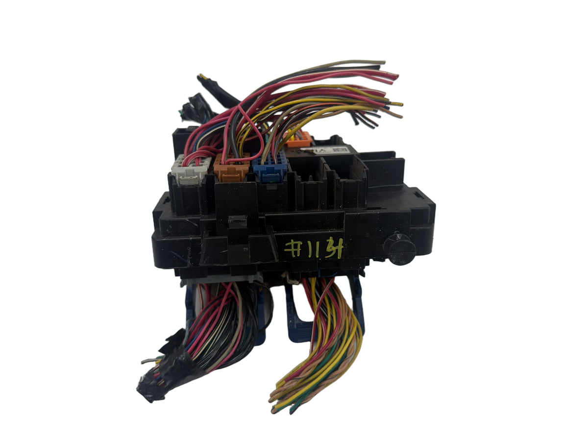 2008-2014 GMC Yukon XL 1500 Interior Fuse Relay Box Junction Block 15780696 OEM