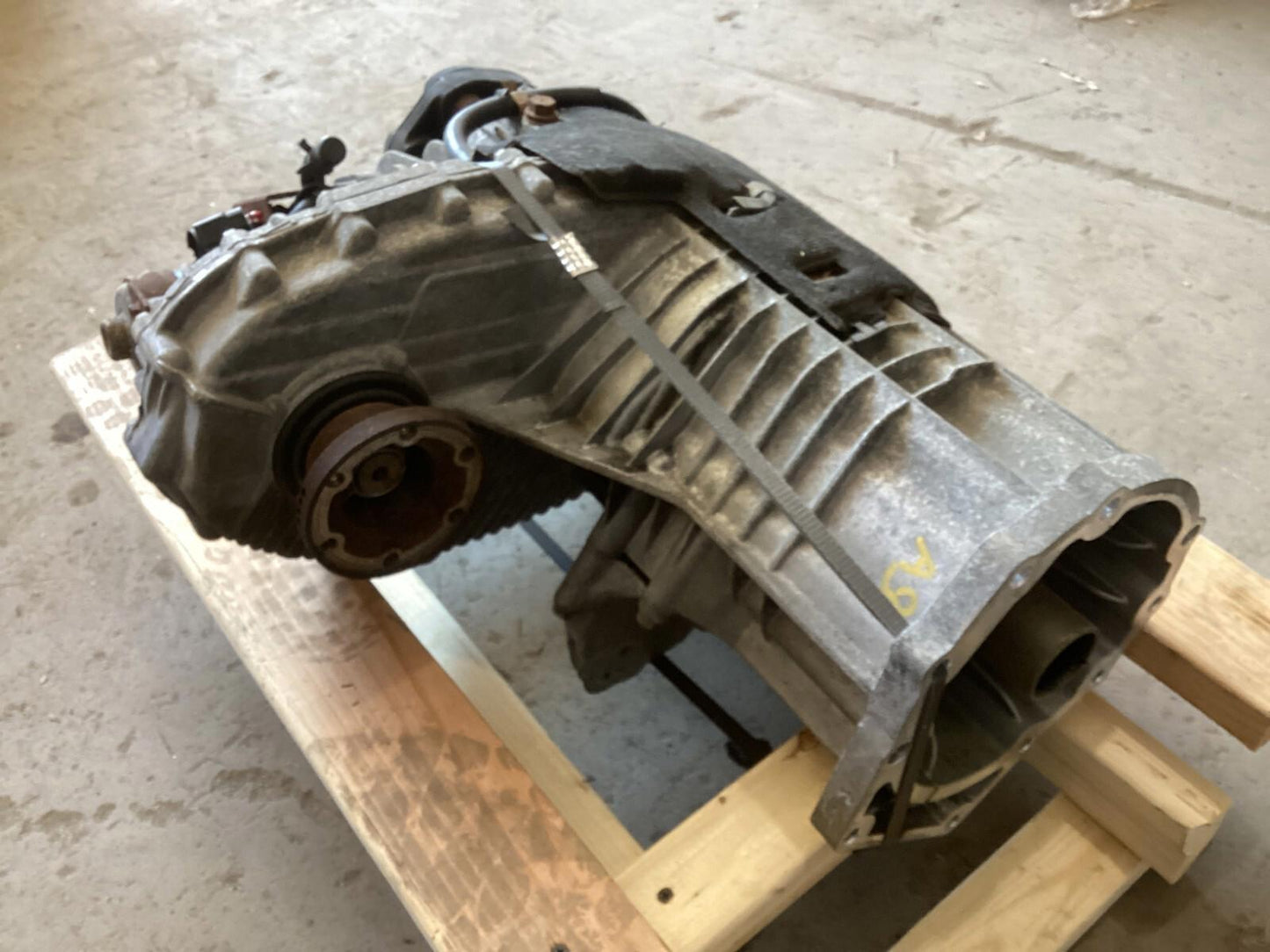 2003 - 2010 Porsche Cayenne Transmission Transfer Case Gear Box OEM