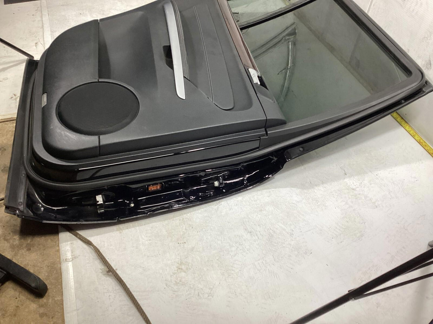 2009-2015 MERCEDES GL350 REAR LEFT DRIVER SIDE COMPLETE DOOR SHELL COVER OEM .