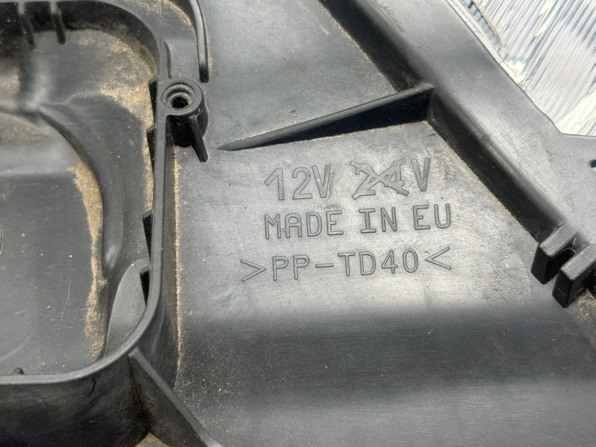 2014-2018 Volvo S60 Front Left Driver Side Halogen Headlight 31420287 OEM