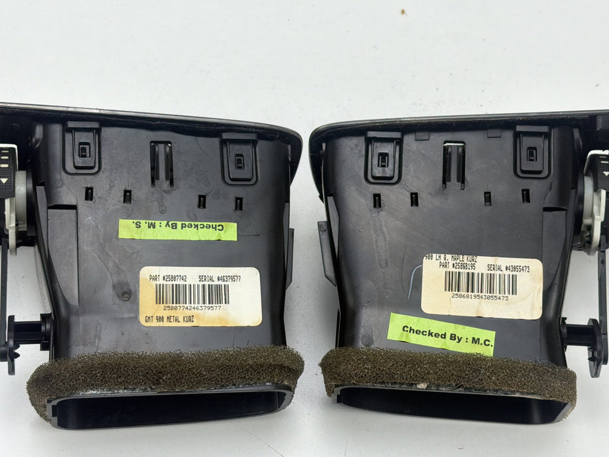 2007-2014 GMC Sierra 1500 Left & Right Side Dash A/C Air Vent 15897760 OEM