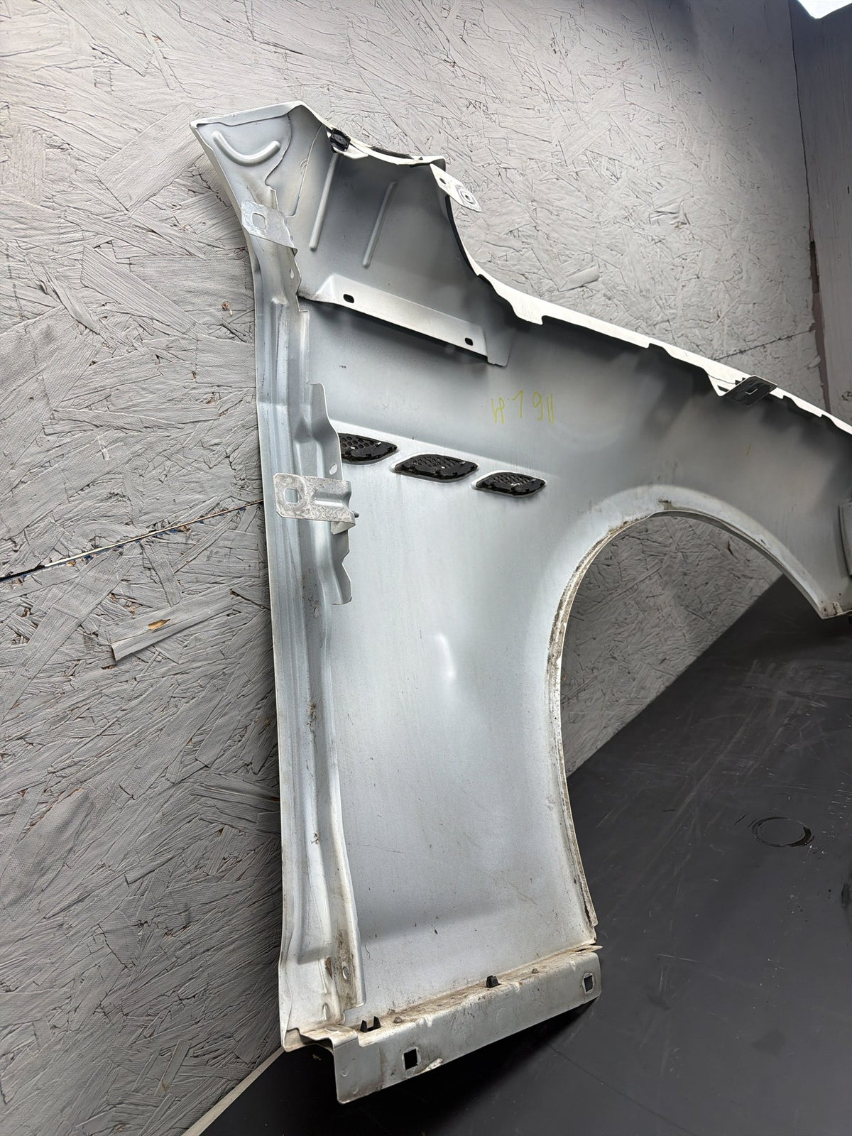 2014-2017 Maserati Ghibli Front Left Driver Side Fender Panel 670008304 OEM