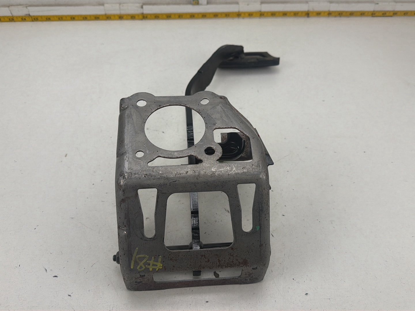 2014-2017 Maserati Ghibli III M157 Pedal Brake Stop Foot With Pad Bracket OEM