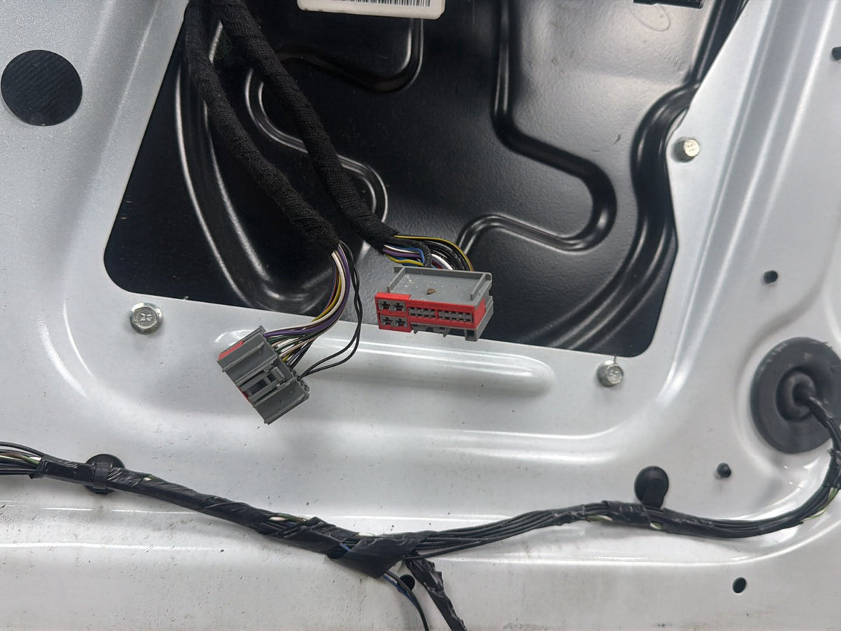 2010-2013 Land Rover Range Rover Sport Right Front Passenger Side Door Shell OEM