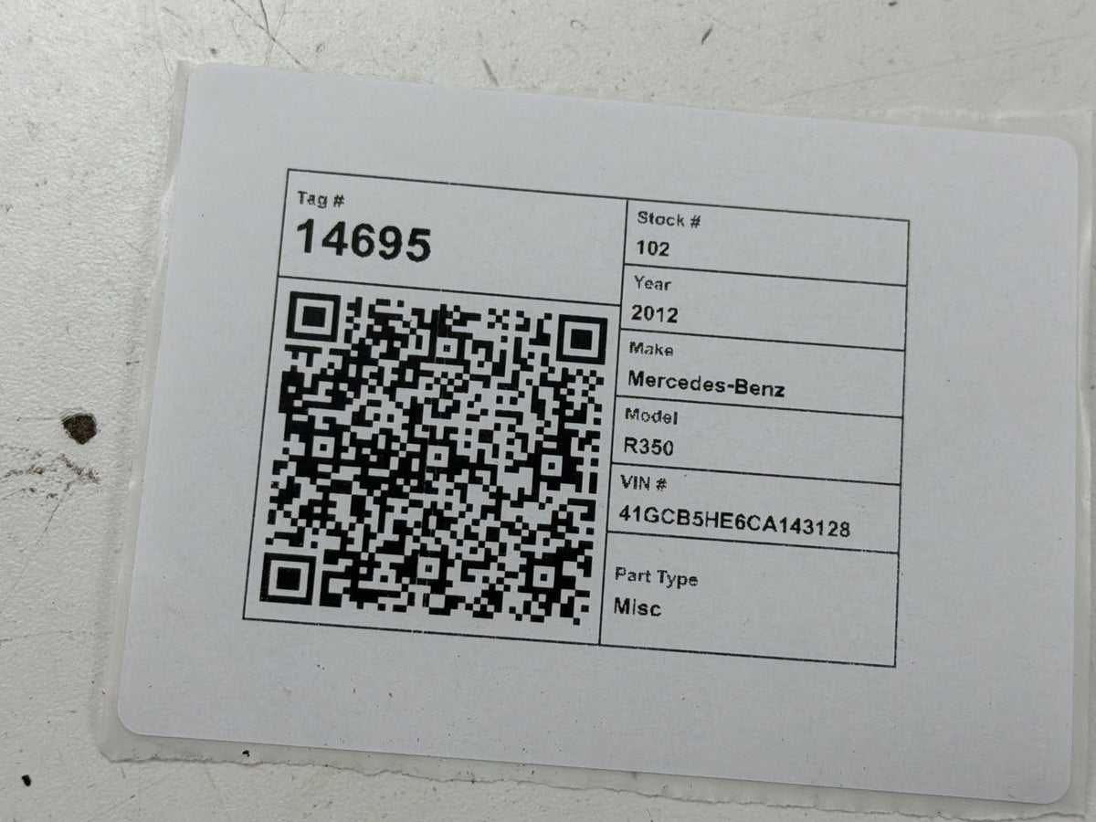 2011-2013 Mercedes-Benz R350 Right Passenger Side Tail Light A2518202064 OEM