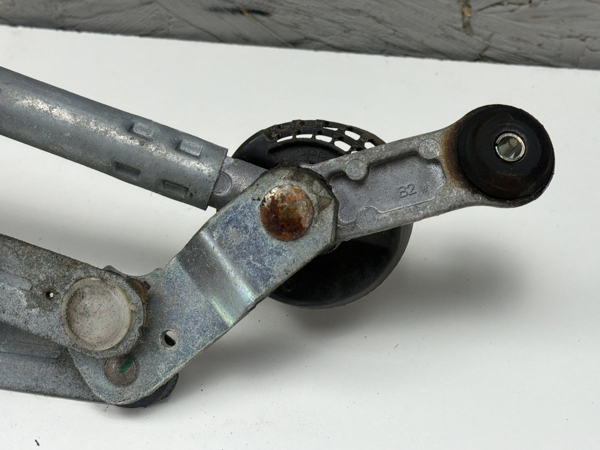 2013-2019 Nissan Sentra - Front Windshield Wiper Motor OEM