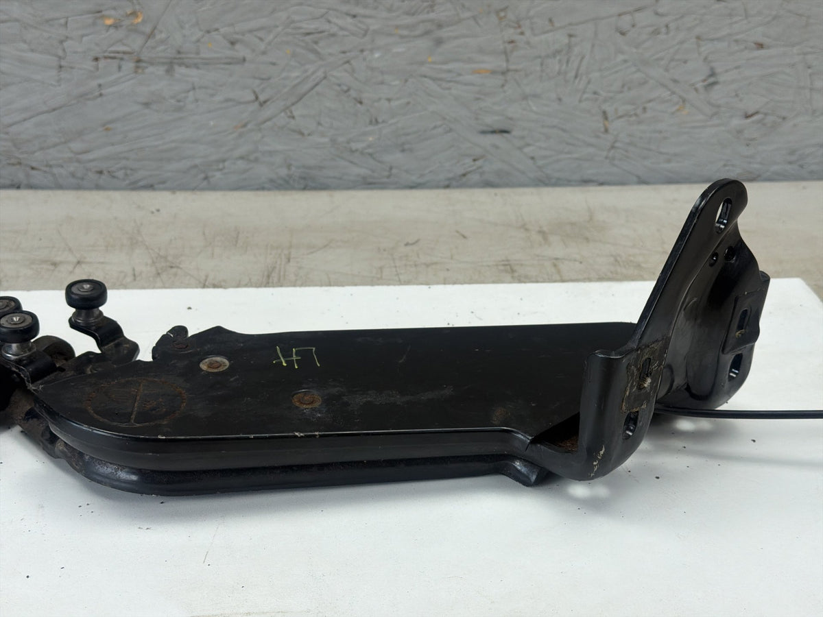 2015-2021 Kia Sedona Right/Left Power Sliding Door Center Roller Latch Hinge OEM