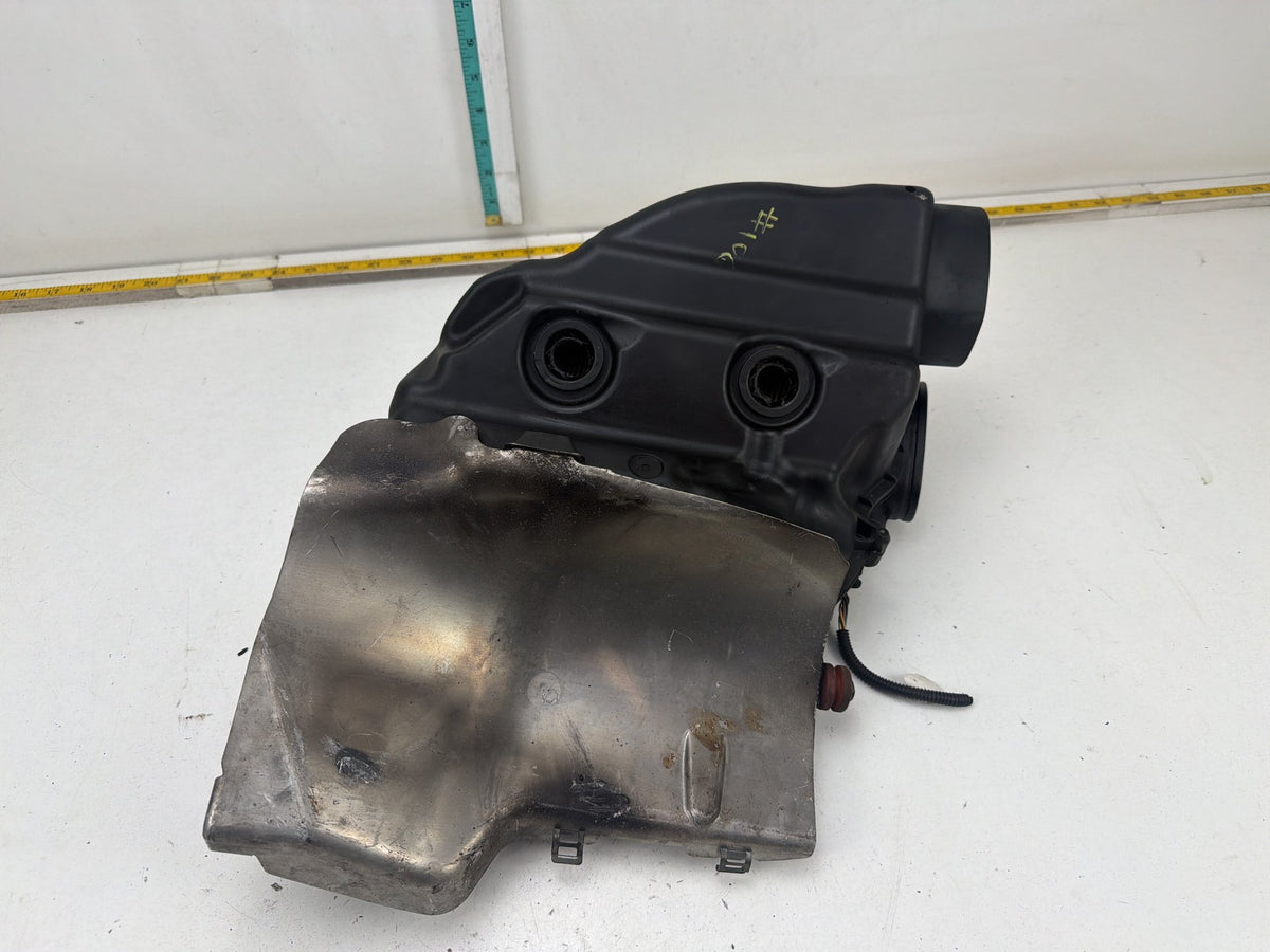 2011-2013 BMW 550i xDrive F10 Engine Air Cleaner Filter Housing 13717577466 OEM