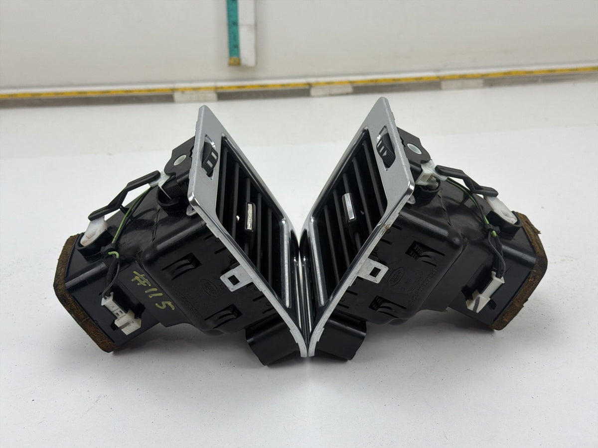 2007-2012 Land Rover Range Rover Front Left/Right Side Air Vent Grille Set OEM