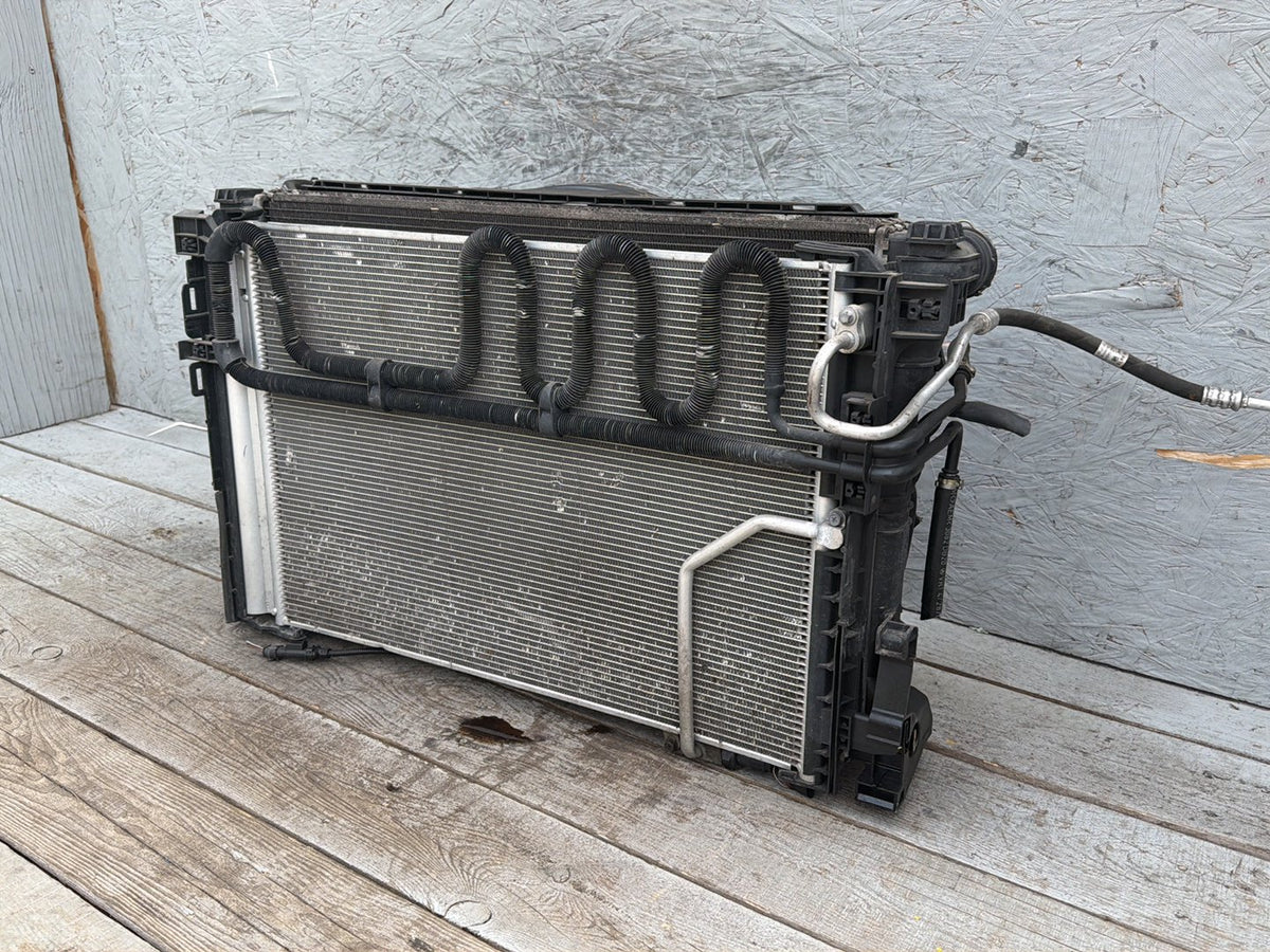2010-2016 Mercedes-Benz E-Class Engine&AC Radiator A2045000293, A2045001403 OEM