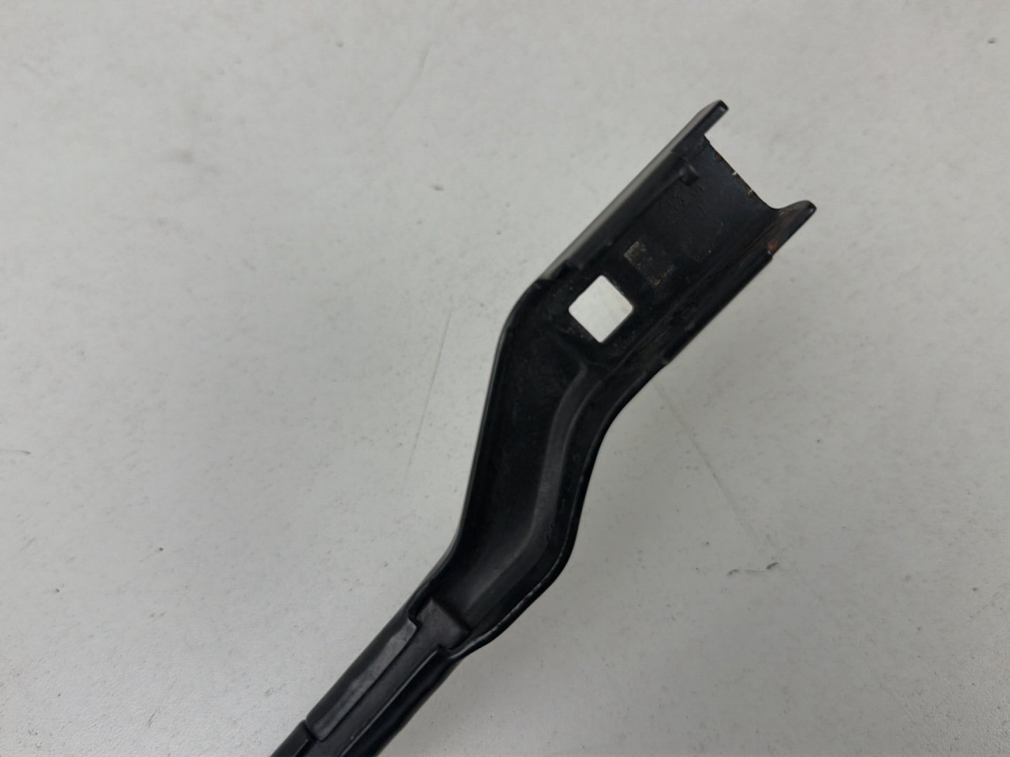 2014-2017 Maserati Ghibli Front Left & Right Side Windshield Wiper Arm Pair OEM