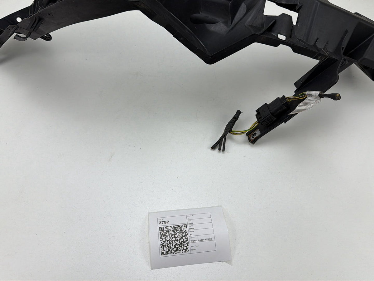 2014 BMW X1 E84 SUV Right Headlight Mount Bracket 2990180 OEM