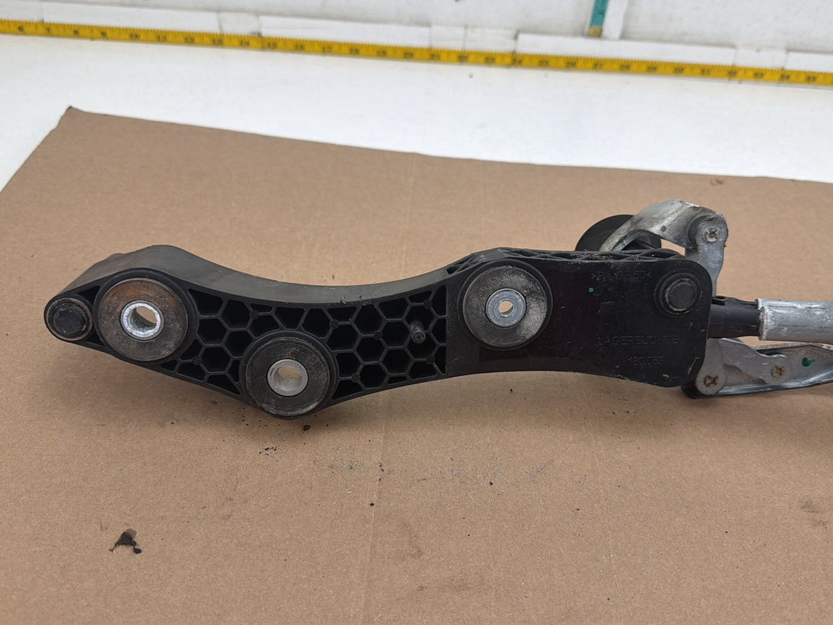 2008-2010 BMW 528i E60 Front Windshield Wiper Motor Linkage 7193995 OEM
