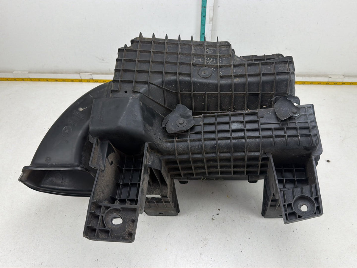 2013-2018 Ram 1500 5.7L Air Intake Cleaner Filter Housing Box 53032043AE OEM