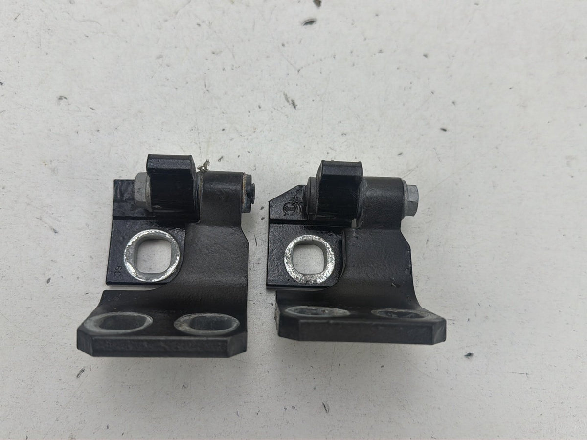 2014-2017 Maserati Ghibli III M157 Front Right Upper-Lower Door Hinge Pair OEM
