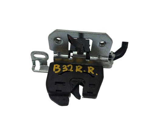 2010-2014 Mercedes-Benz E-Class-Right Rear Release Lock Latch Handle OEM