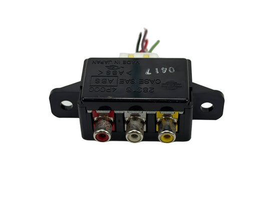 2011-2013 Infiniti QX56 Auxiliary Audio Video Jack Input Port 28318-4P000 OEM